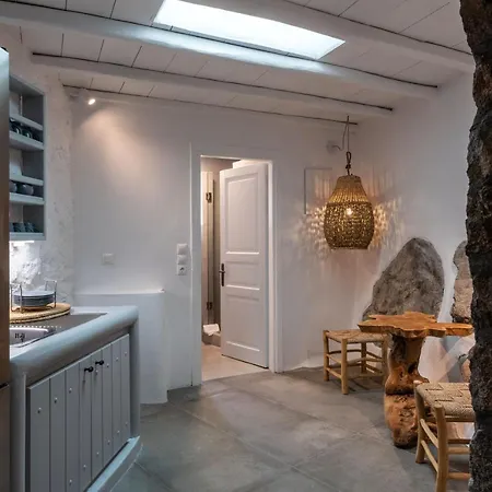 Ava Mykonos * Psarrou